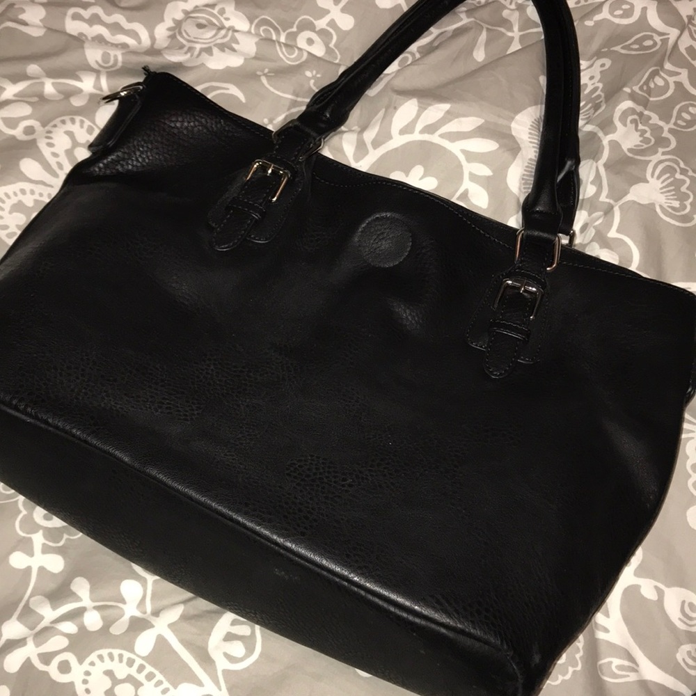 Black tote bag